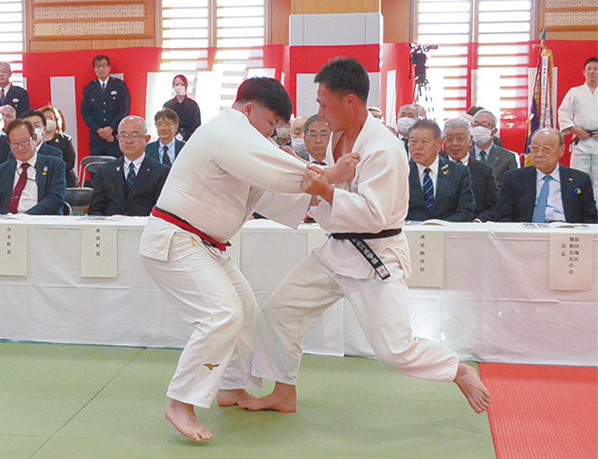 鍛錬の成果競う