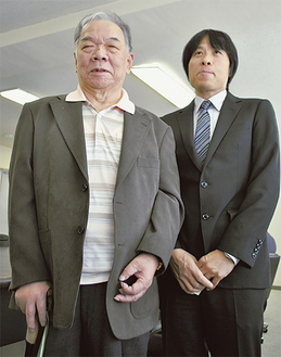 西村京太郎さん（左）と工藤さん（右）
