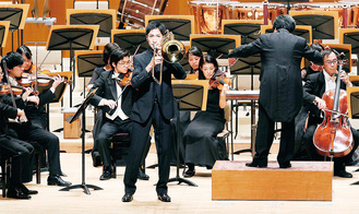 出場者２３０人の中から１位に日本音楽教育文化振興会提供