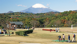 富士山も望めるパークゴルフ場（中井町）