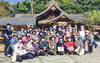 秦野の魅力を知る七福神巡りには県内から約40人が参加