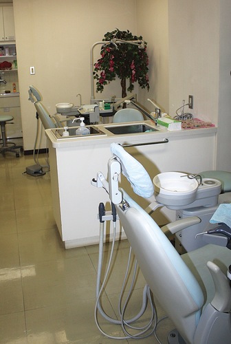 会場となる秦野市休日歯科診療所