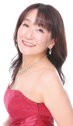 その歌声で多くの人を魅了する吉田美紀さん