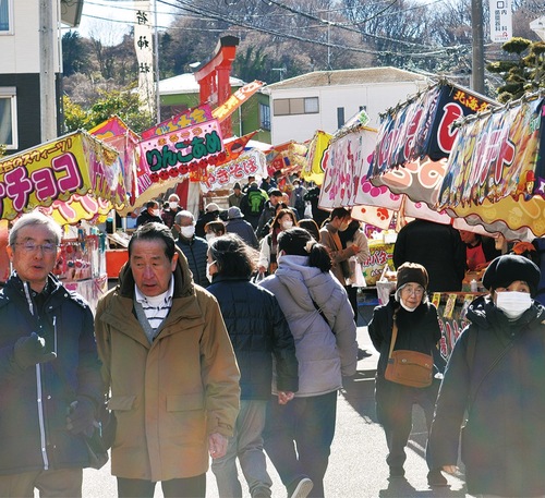 大勢の参拝者が来場