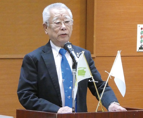 あいさつする福森会長（協会提供）