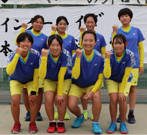 団体戦に出場する秦野総合高のメンバー