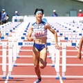 100ｍハードルに出場した嶋中さん（中央）＝7/29・ホットスタッフフィールド広島
