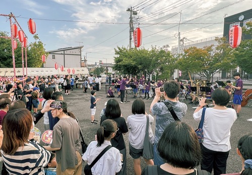 本町中の演奏でスタートした桜町自治会納涼祭