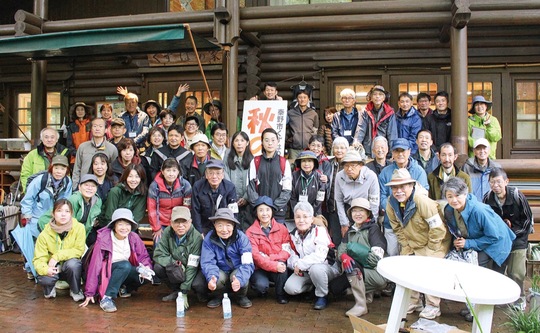 えのきの会の会員ら（くずはの家提供）