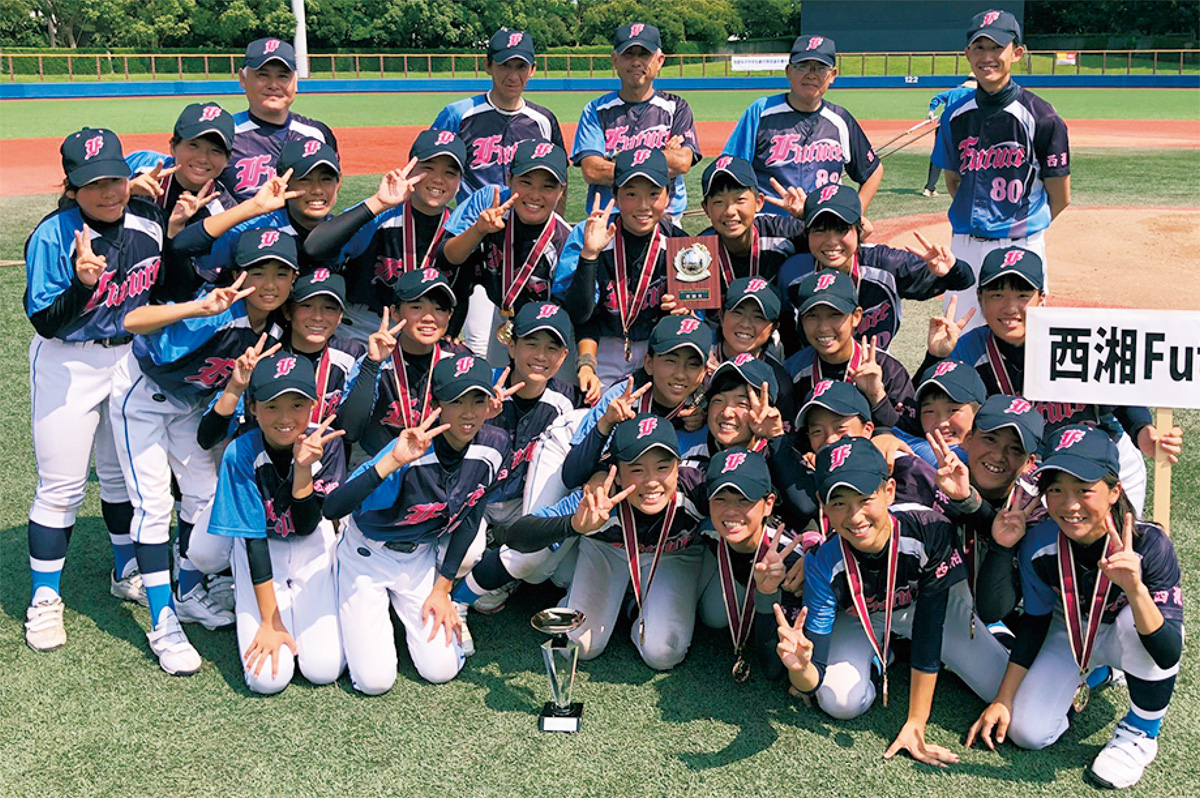 メダルに喜びのメンバー