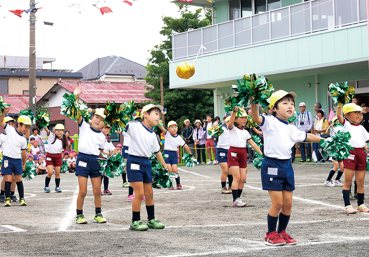 元気な姿 園庭で披露 つるまき幼稚園が運動会 | 秦野 | タウンニュース