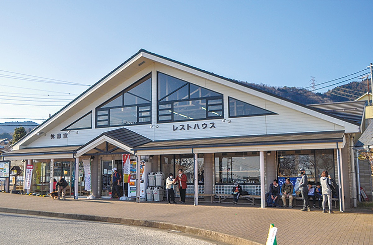 表丹沢の魅力広めるアウトドアの拠点 (写真1)