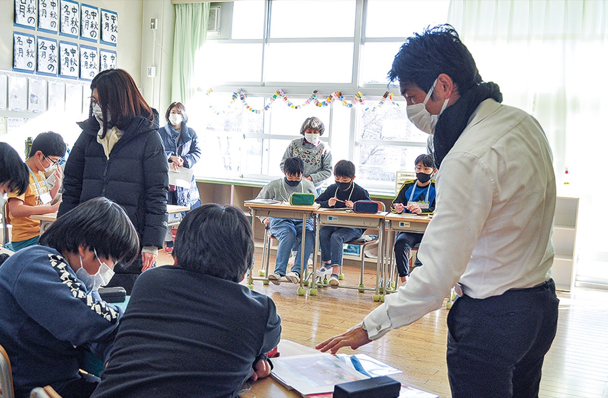 上小学校 英語で国と文化を学ぶ パサデナ友好協会が協力 秦野 タウンニュース