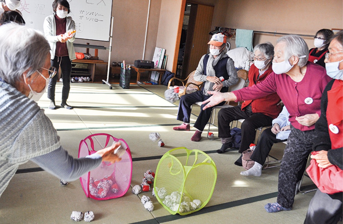 笑運動会 で再会喜ぶ 秦野 タウンニュース