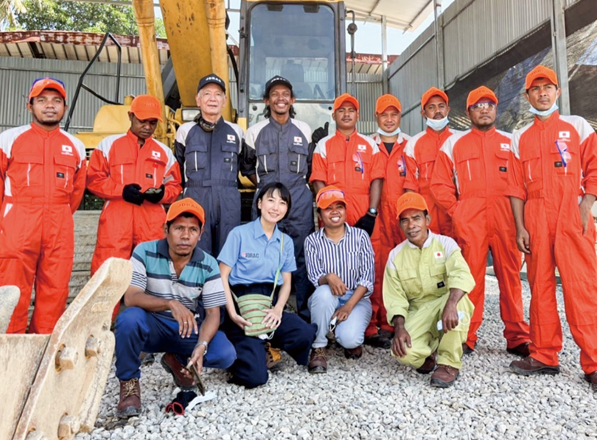 弥生町の飯田進さん 東ティモールで活動 建設機械の整備指導など 