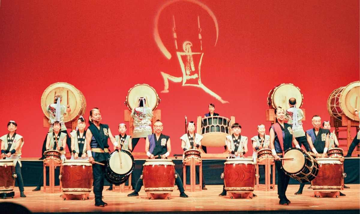 1曲目「華宴」の演奏