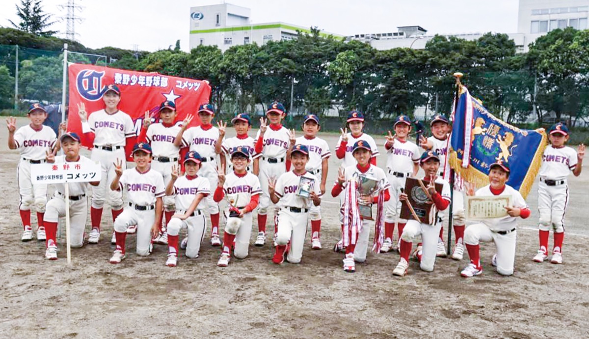 優勝したコメッツのメンバー