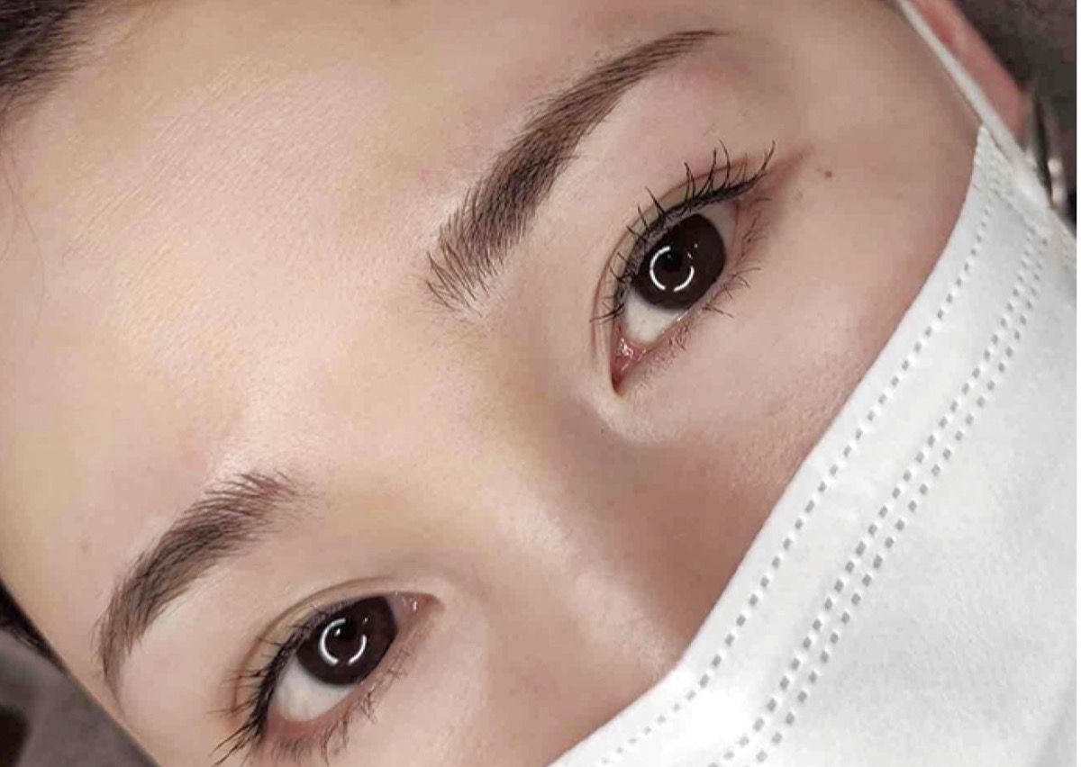 骨格に合わせた理想の眉を提供