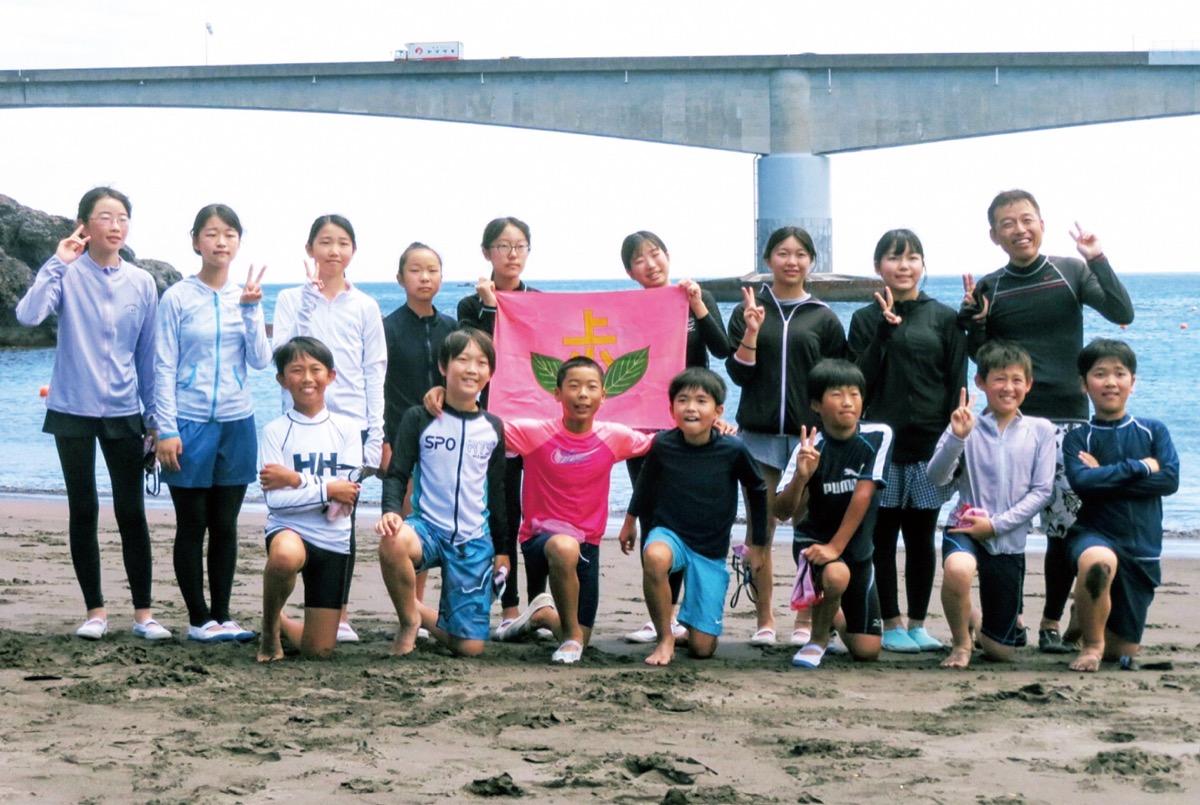 伝統の遠泳と富士登山へ