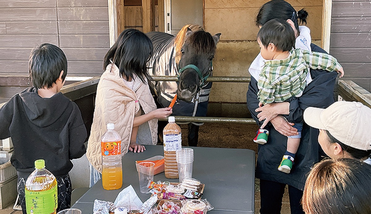 ふれあいイベント中のダンスくん（11月24日）
