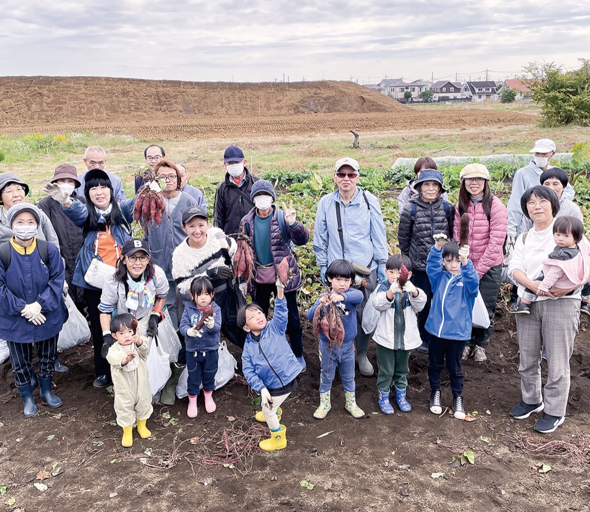 秋祭りで施設にぎわう