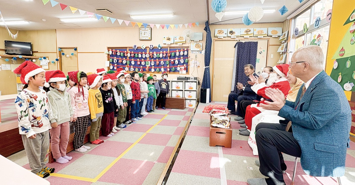 名水RCが絵本を寄贈