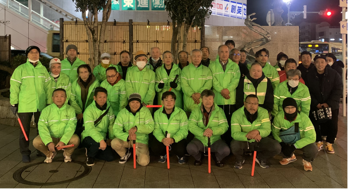 ３駅周辺を巡回