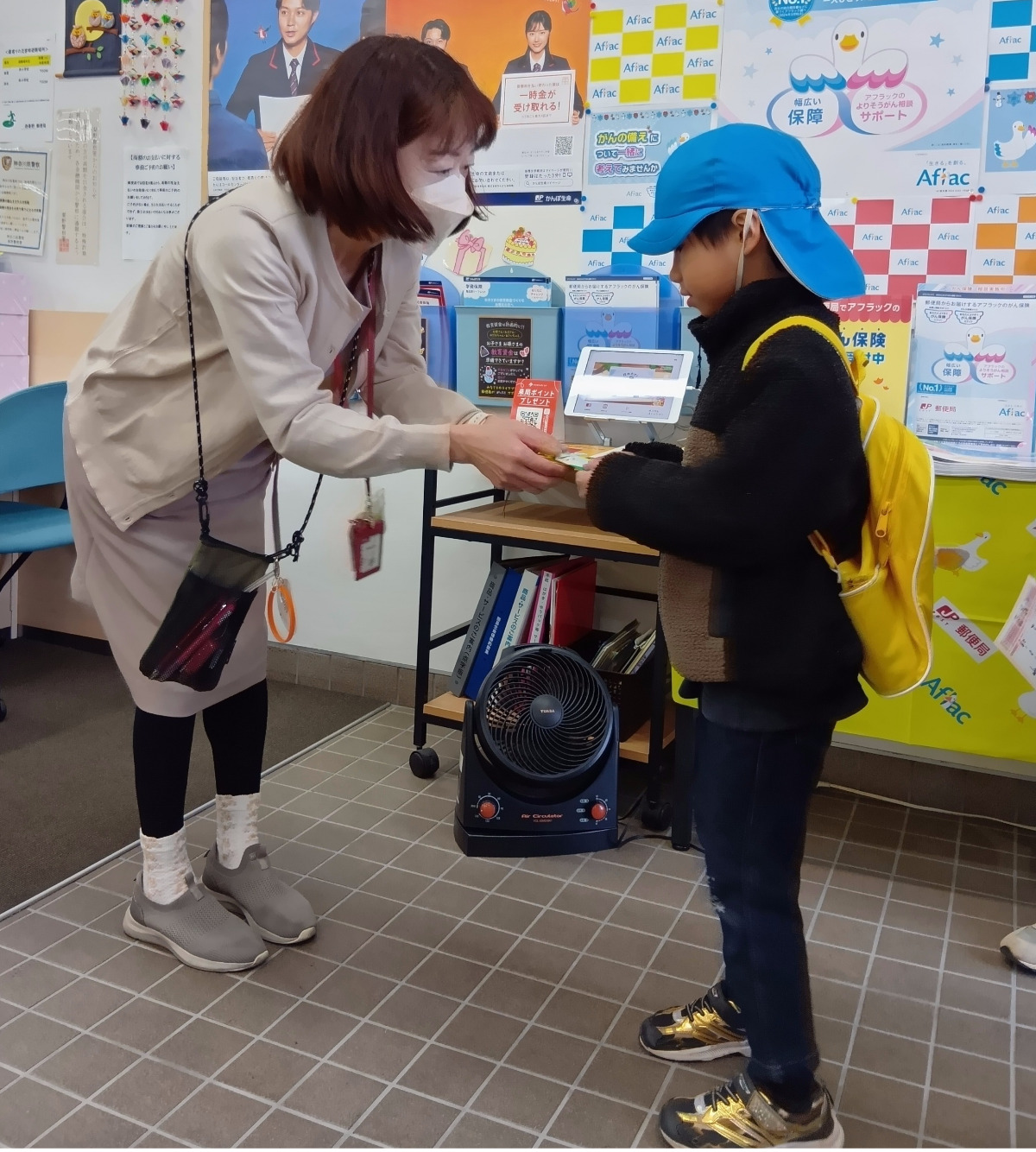 園児が年賀状に思い込め