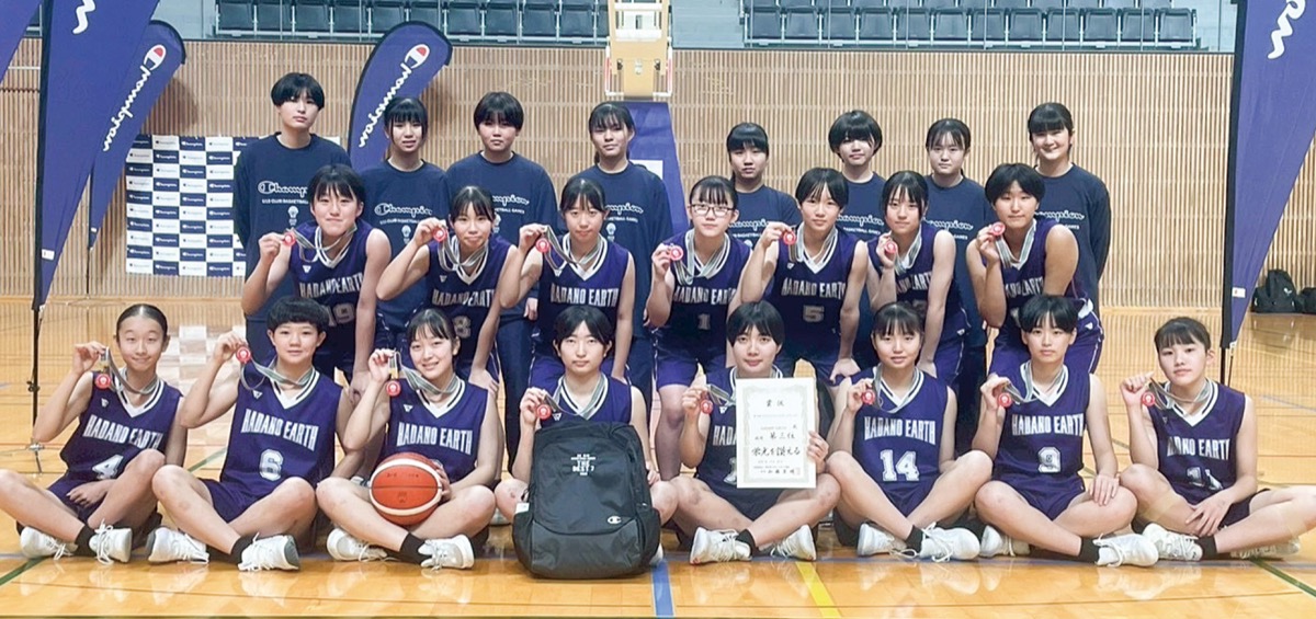 ＨＡＤＡＮＯ ＥＡＲＴＨの選手ら（提供写真）