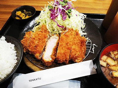 衣はサクサク、肉はジューシー　とんかつの極みを味わえる「とんかつ 一心」